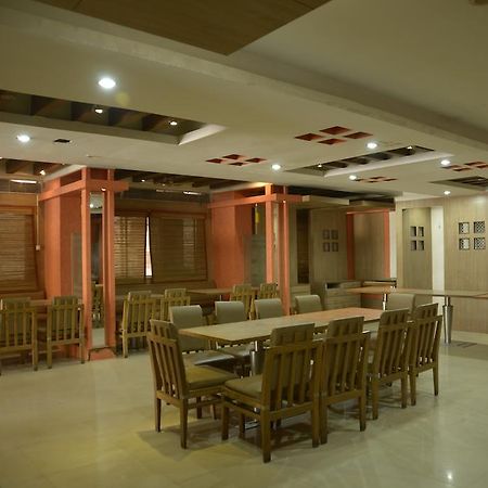 Hotel Sri Sai Krupa Hyderabad Exteriör bild