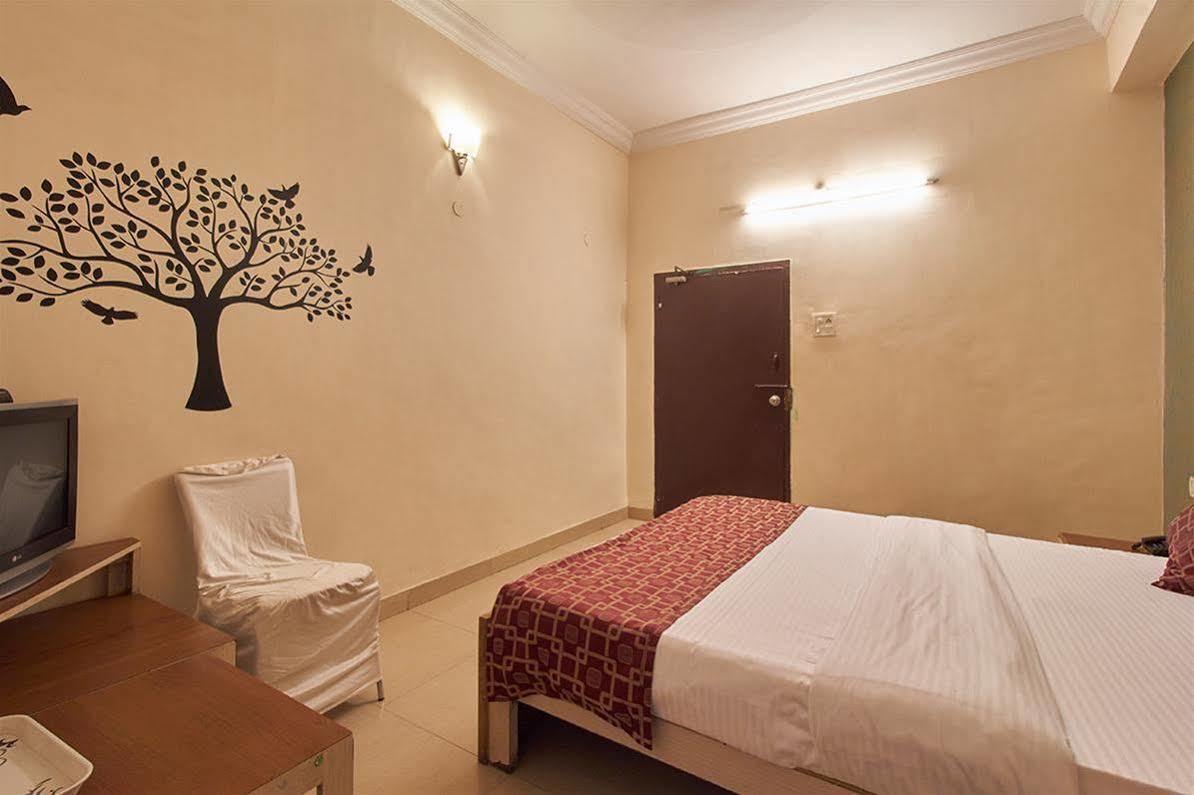 Hotel Sri Sai Krupa Hyderabad Exteriör bild