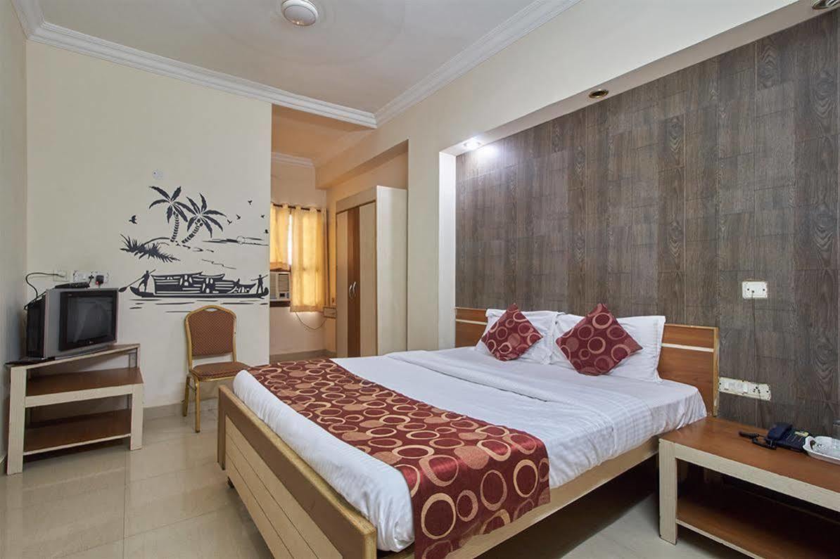 Hotel Sri Sai Krupa Hyderabad Exteriör bild